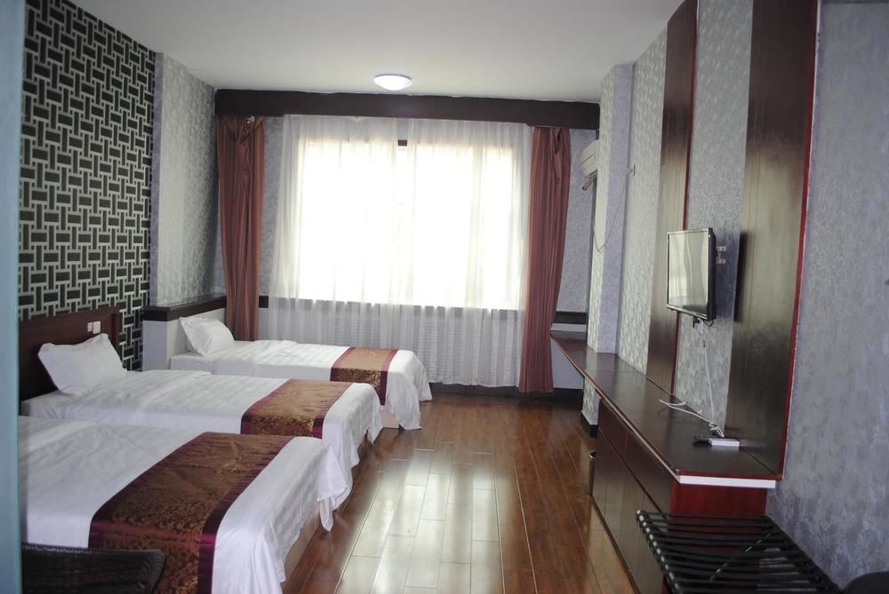 City Garden Hotel Csining Kültér fotó