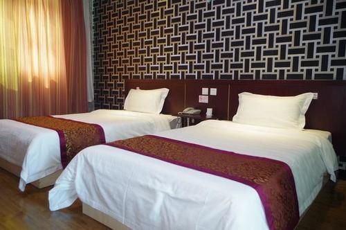 City Garden Hotel Csining Kültér fotó
