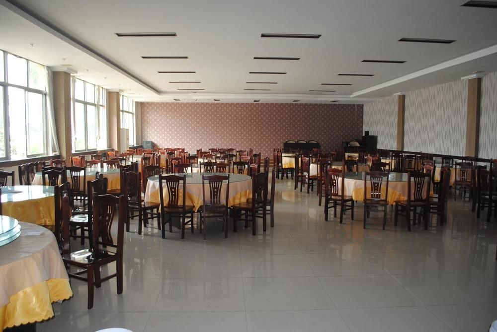 City Garden Hotel Csining Kültér fotó