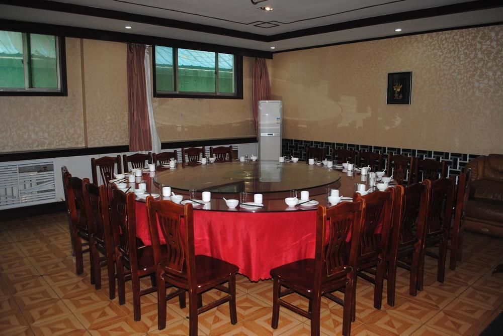 City Garden Hotel Csining Kültér fotó